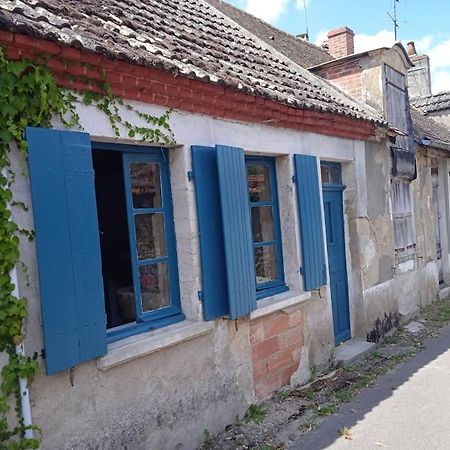 Petite Maison De Village Ygrande Eksteriør bilde
