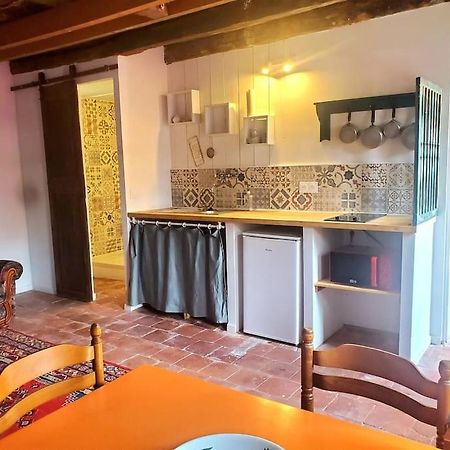 Petite Maison De Village Ygrande Eksteriør bilde