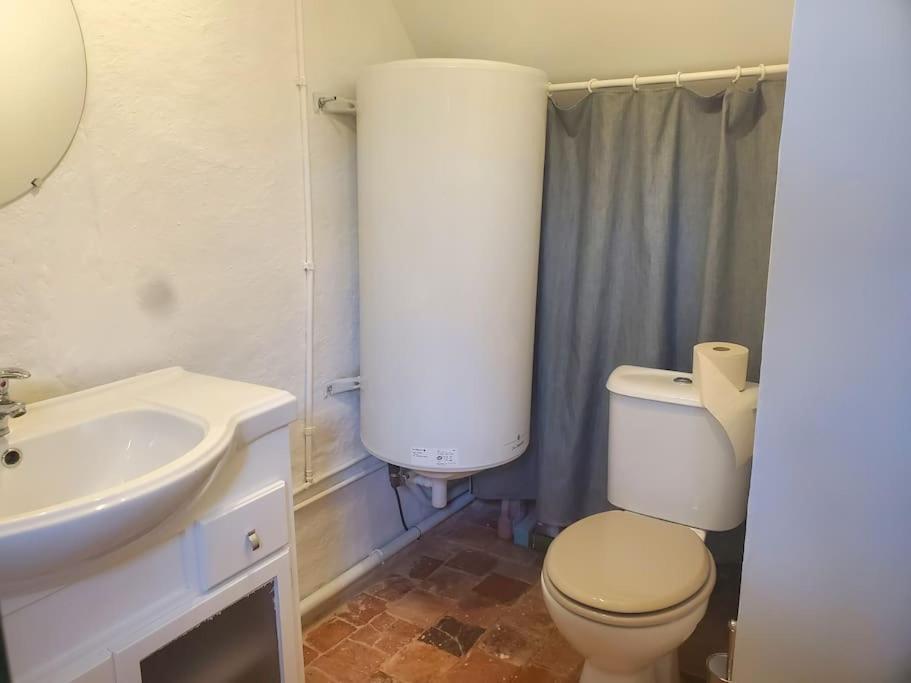 Petite Maison De Village Ygrande Eksteriør bilde