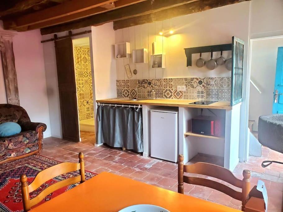 Petite Maison De Village Ygrande Eksteriør bilde